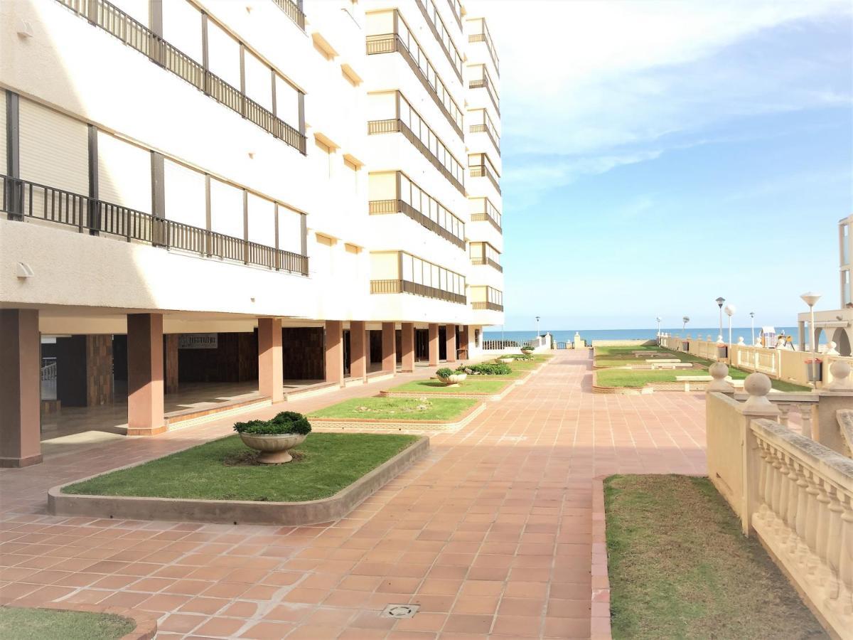 Cozy Apartment In A Beachfront Complex Mareny Blau Kültér fotó